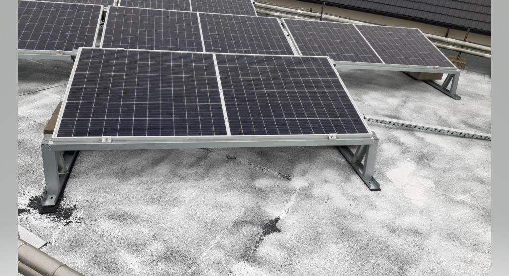 Bifacial und weißes Dachanstrich – Fallstudie mit 50 kWp bei PPH „PIRS“ in Darłowo